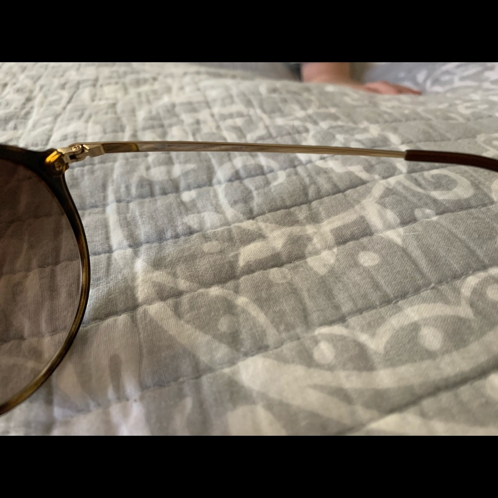Rayban Aviators. Like New Condition. - image 4